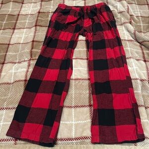 Old navy red and black flannel pajama bottoms